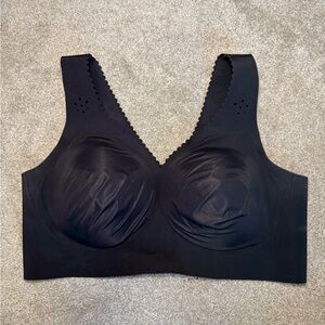 Evelyn & Bobbie The Evelyn Bra Black Size Large Seamless Wireless EUC